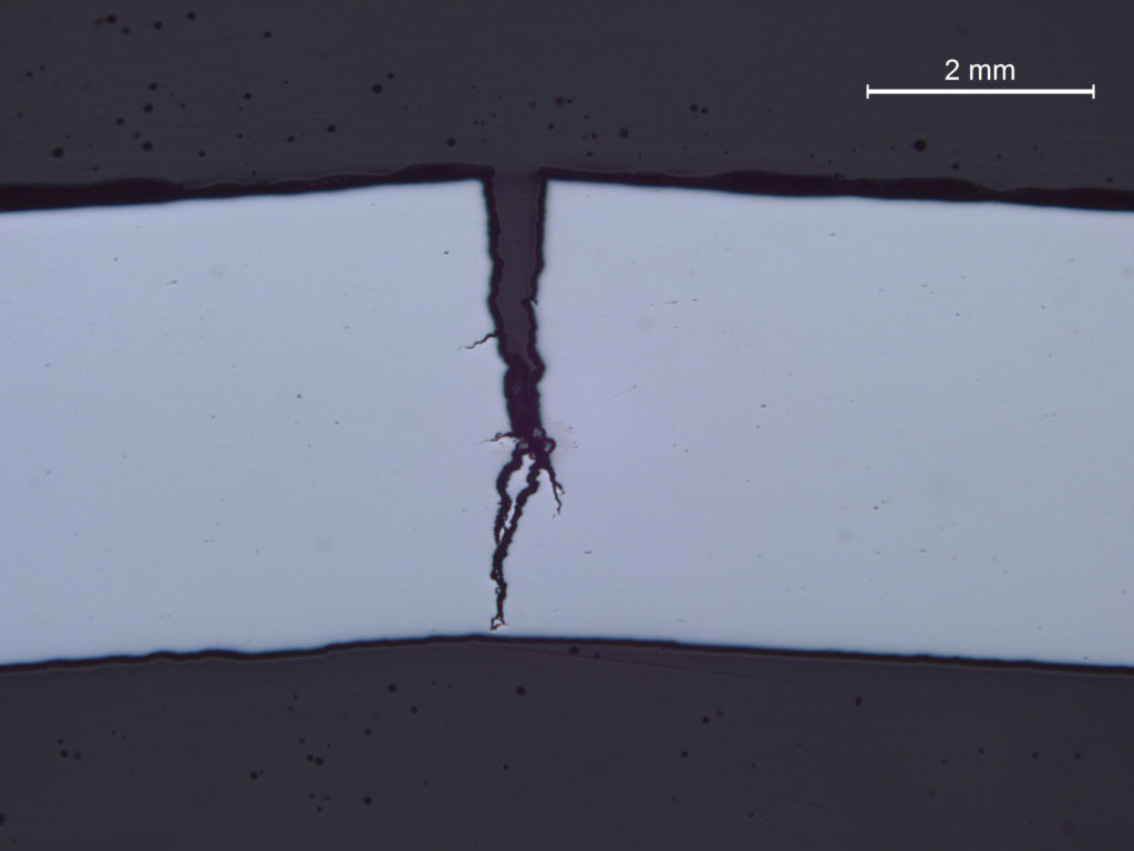 Environmental cracking of low alloy steel UNS G41400 (AISI 4140)